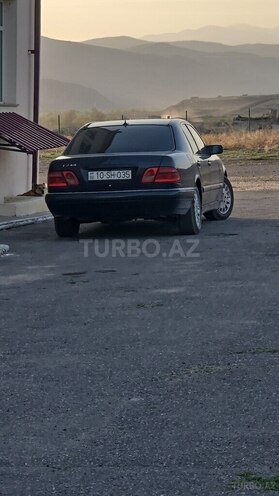 Mercedes E 240 1998, 387,000 km - 2.4 l - Bərdə
