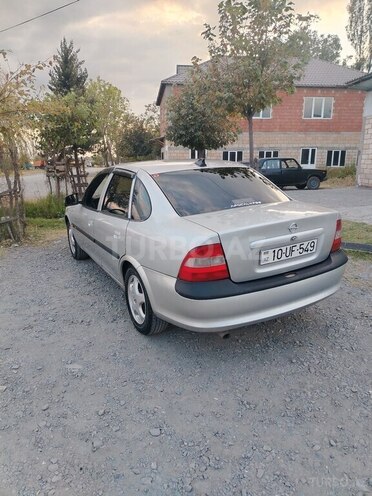 Opel Vectra 1998, 470,000 km - 1.8 l - Zaqatala