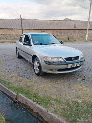 Opel Vectra 1998, 470,000 km - 1.8 l - Zaqatala