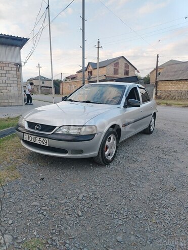 Opel Vectra 1998, 470,000 km - 1.8 l - Zaqatala
