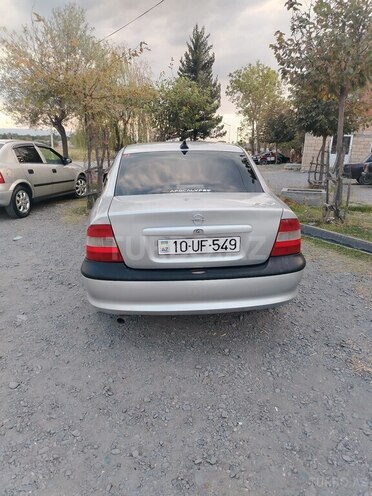 Opel Vectra 1998, 470,000 km - 1.8 l - Zaqatala