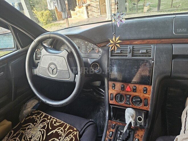 Mercedes E 240 1998, 387,000 km - 2.4 l - Bərdə