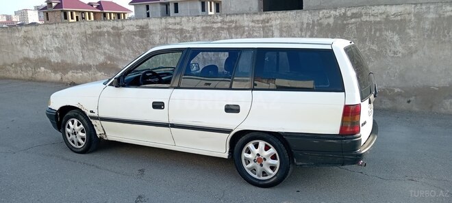 Opel Astra 1994, 450,000 km - 1.6 l - Bakı