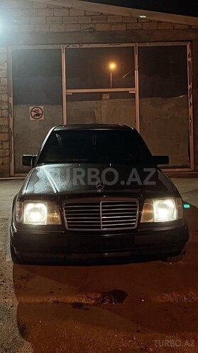 Mercedes E 220 1995, 368,000 km - 2.2 l - Bakı