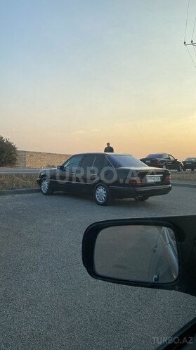 Mercedes E 220 1995, 368,000 km - 2.2 l - Bakı