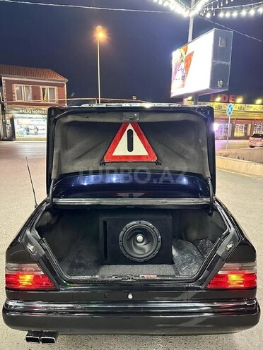 Mercedes E 220 1995, 368,000 km - 2.2 l - Bakı