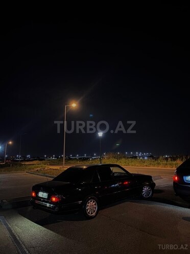 Mercedes E 220 1995, 368,000 km - 2.2 l - Bakı