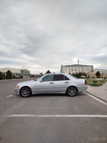 Mercedes C 230 1999, 442,570 km - 2.3 l - Saatlı
