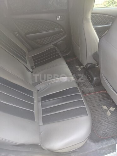 Mitsubishi Airtrek 2004, 300,000 km - 2.0 л - Bakı