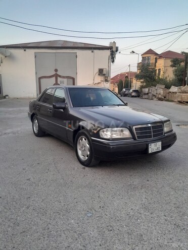 Mercedes C 220 1995, 260,000 km - 2.2 л - Bakı