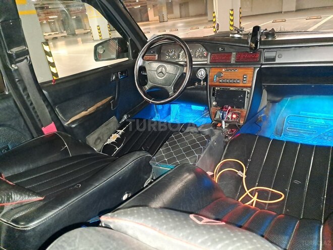 Mercedes 190 1992, 57,473 km - 2.3 l - Bakı