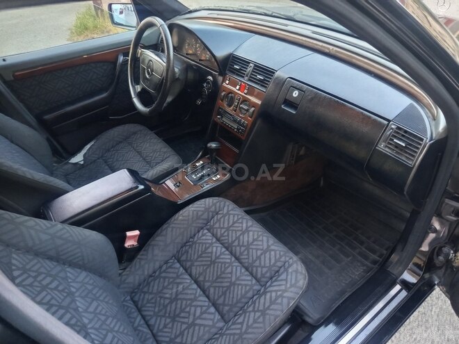 Mercedes C 220 1994, 228,000 km - 2.2 l - Bakı