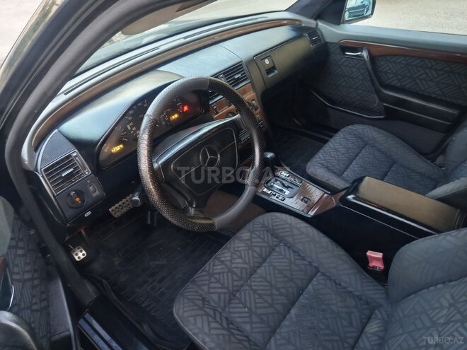 Mercedes C 220 1994, 228,000 km - 2.2 l - Bakı