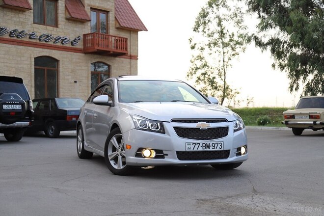 Chevrolet Cruze 2013, 386,000 km - 1.4 l - Yevlax