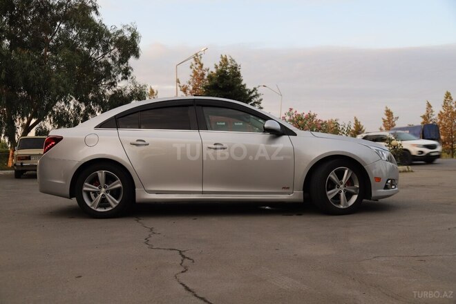 Chevrolet Cruze 2013, 386,000 km - 1.4 l - Yevlax