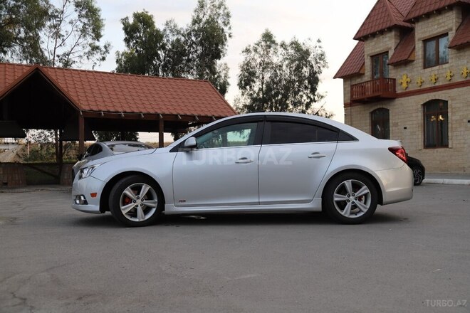 Chevrolet Cruze 2013, 386,000 km - 1.4 l - Yevlax