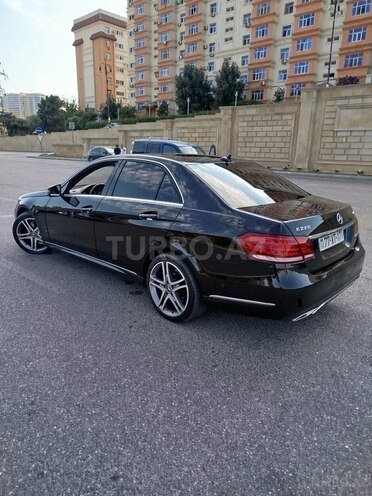 Mercedes E 220 2013, 275,800 km - 2.1 л - Bakı
