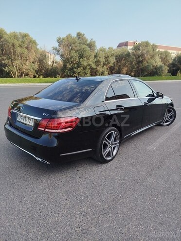 Mercedes E 220 2013, 275,800 km - 2.1 л - Bakı