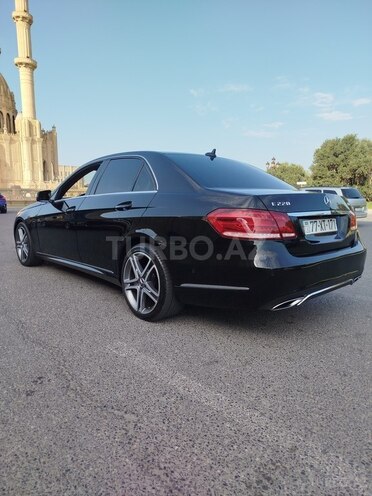 Mercedes E 220 2013, 275,800 km - 2.1 л - Bakı