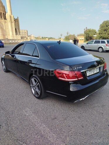 Mercedes E 220 2013, 275,800 km - 2.1 л - Bakı