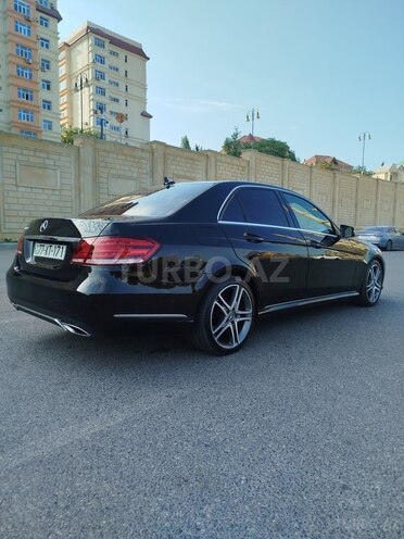 Mercedes E 220 2013, 275,800 km - 2.1 л - Bakı