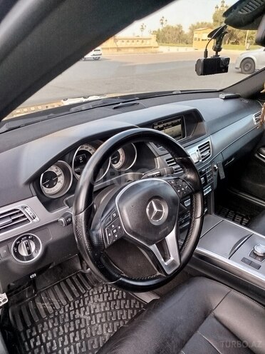 Mercedes E 220 2013, 275,800 km - 2.1 л - Bakı