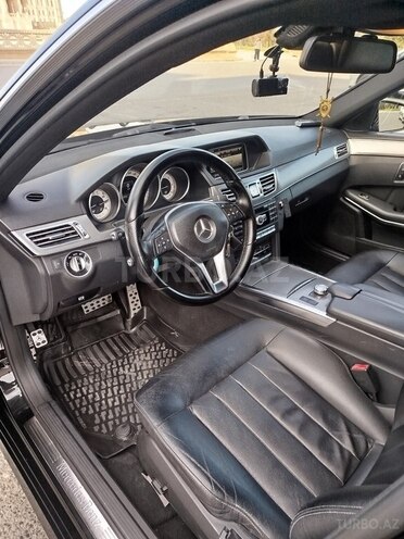 Mercedes E 220 2013, 275,800 km - 2.1 л - Bakı