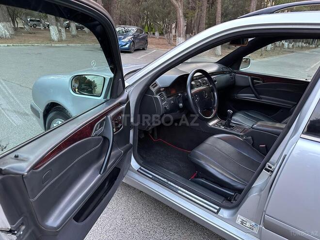 Mercedes E 220 2002, 321,000 km - 2.2 l - Sumqayıt