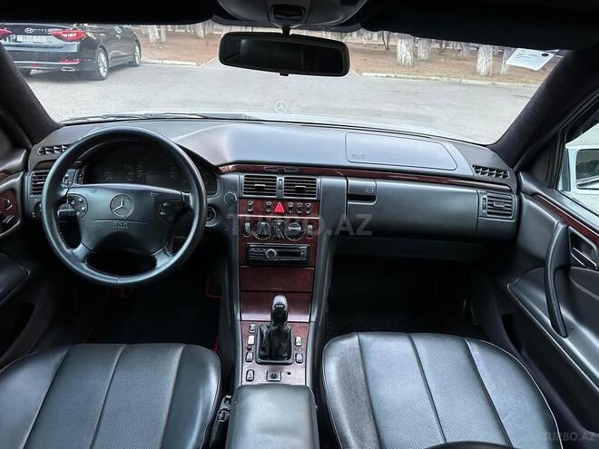 Mercedes E 220 2002, 321,000 km - 2.2 l - Sumqayıt