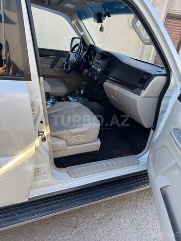 Mitsubishi Pajero 2010, 179,000 km - 3.5 л - Bakı