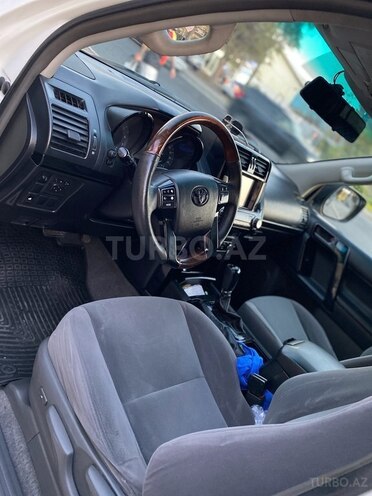 Toyota Land Cruiser Prado 2010, 239,000 km - 2.7 л - Bakı