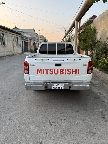 Mitsubishi L200 2018, 254,000 km - 2.4 л - Bakı