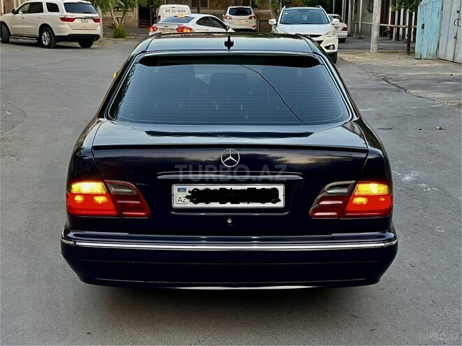 Mercedes E 270 2001, 337,185 km - 2.7 l - Bakı