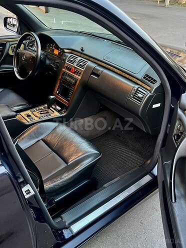 Mercedes E 270 2001, 337,185 km - 2.7 l - Bakı