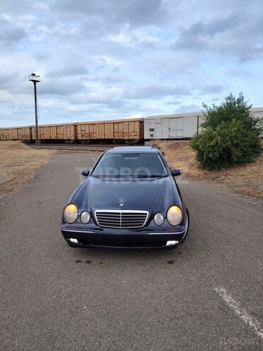 Mercedes E 240 1999, 385,760 km - 2.4 l - Astara