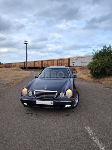 Mercedes E 240 1999, 385,760 km - 2.4 l - Astara