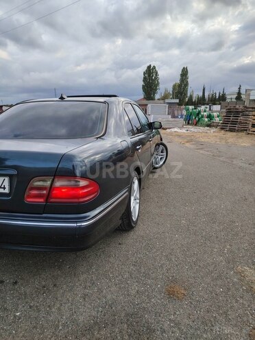 Mercedes E 240 1999, 385,760 km - 2.4 l - Astara