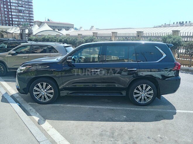 Lexus LX 570 2017, 226,000 km - 5.7 l - Bakı