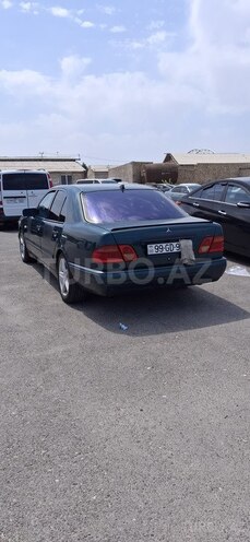 Mercedes E 200 1999, 427,000 km - 2.0 л - Şirvan