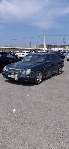 Mercedes E 200 1999, 427,000 km - 2.0 л - Şirvan