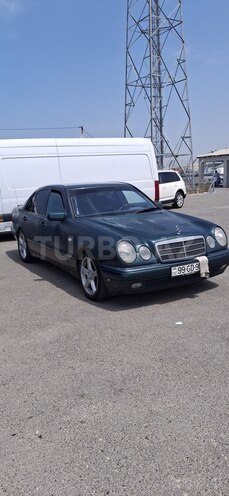 Mercedes E 200 1999, 427,000 km - 2.0 л - Şirvan