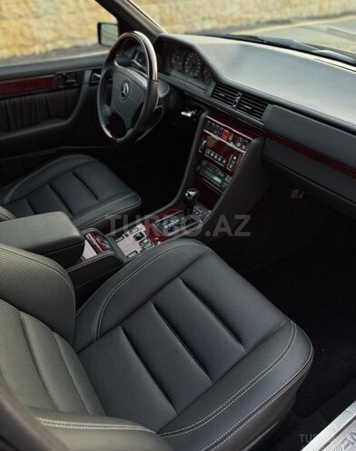 Mercedes E 500 1993, 150,000 km - 5.0 л - Bakı