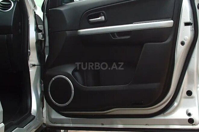 Suzuki Grand Vitara 2006, 320,000 km - 2.0 л - Qazax