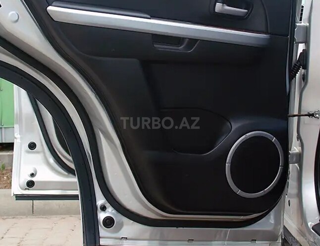 Suzuki Grand Vitara 2006, 320,000 km - 2.0 л - Qazax