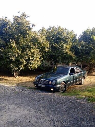 Mercedes E 200 1998, 650,000 km - 2.2 l - Qəbələ