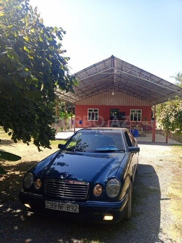Mercedes E 200 1998, 650,000 km - 2.2 l - Qəbələ