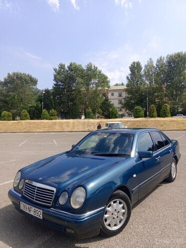 Mercedes E 200 1998, 650,000 km - 2.2 l - Qəbələ