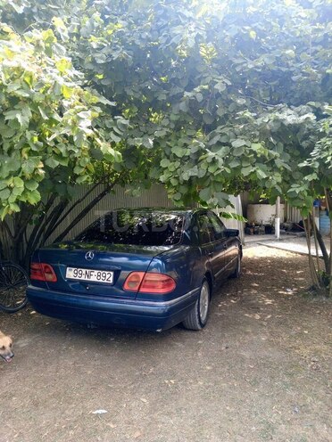 Mercedes E 200 1998, 650,000 km - 2.2 l - Qəbələ