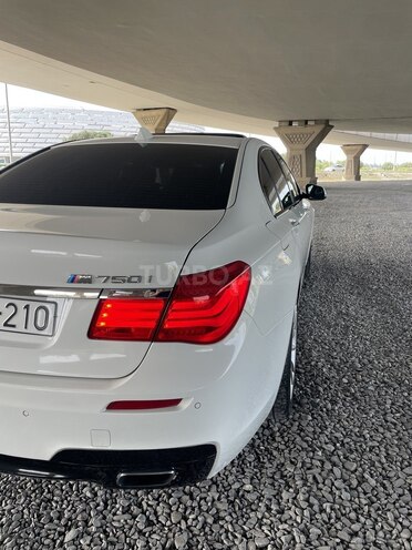 BMW 740 2011, 311,000 km - 3.0 л - Bakı