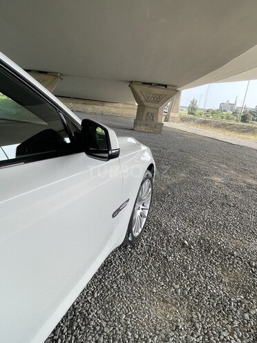 BMW 740 2011, 311,000 km - 3.0 л - Bakı